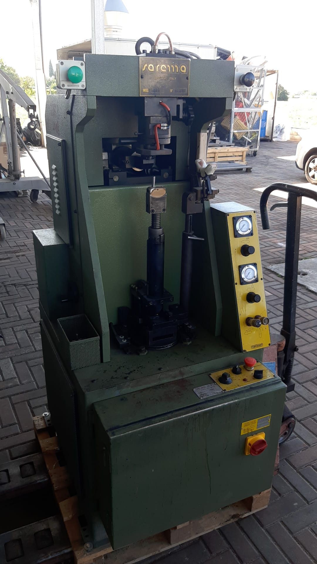 automatic-heel-seat-pounding-machine-sarema-esa