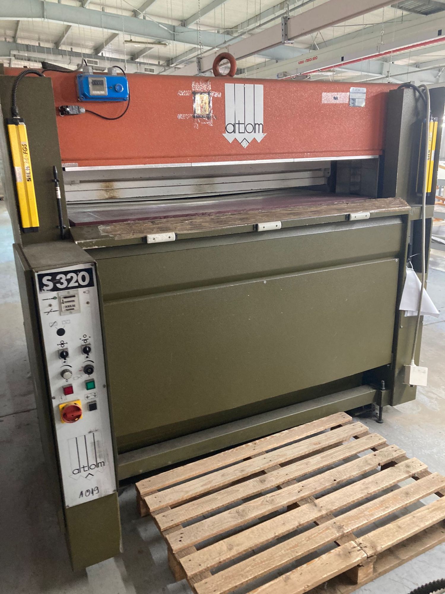 beam-cutting-travelling-head-press-atom-s320