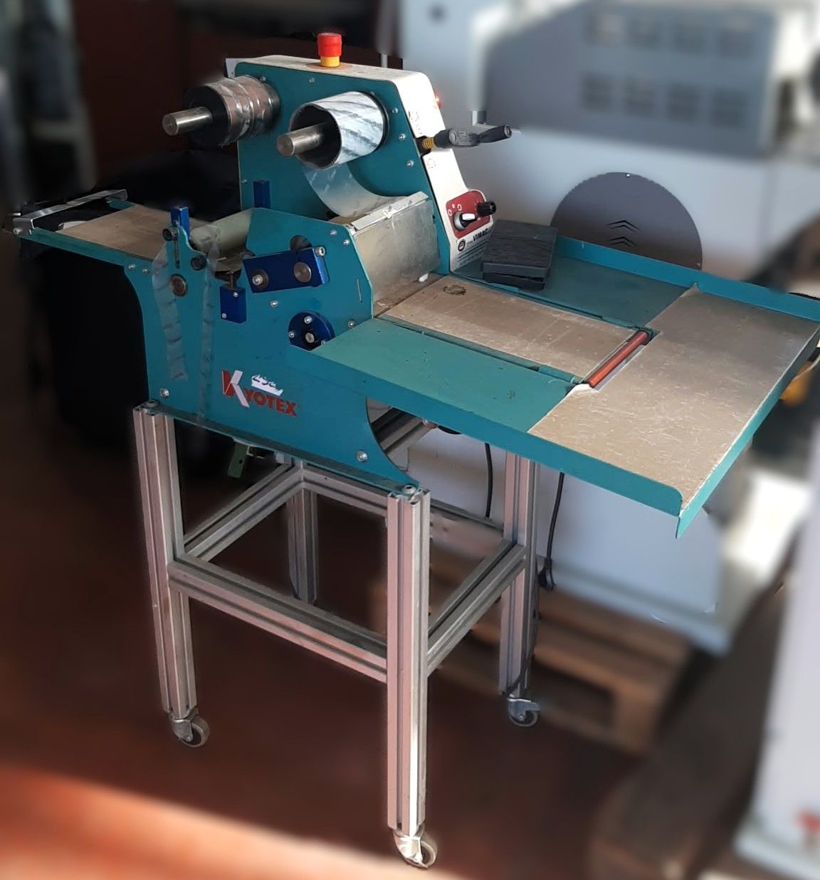 insole-cementing-machine-kyotex-ky100-2