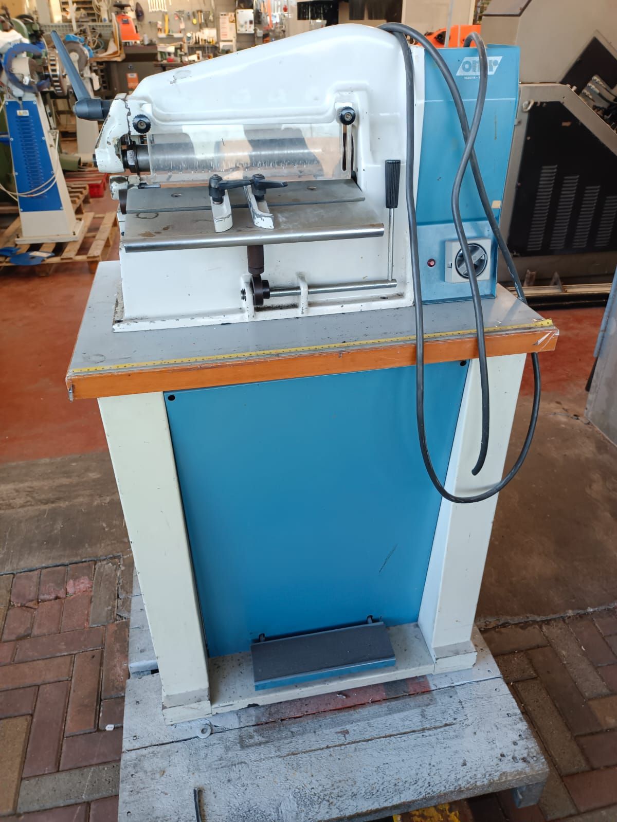 strap-cutting-machine-omr-101